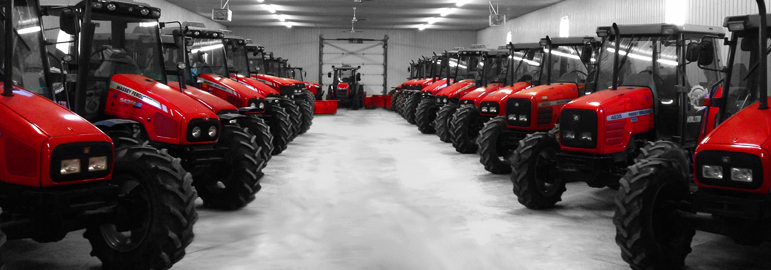 La flotte de tracteurs rouges de Déneigement Bigras
